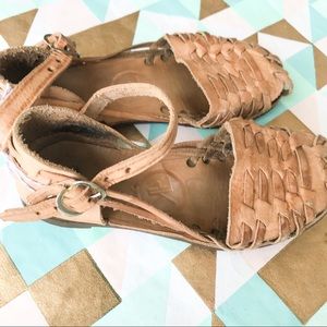 Leather sandals Size 9 EUC